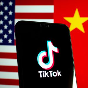 TikTok logo with US and Chinese flags